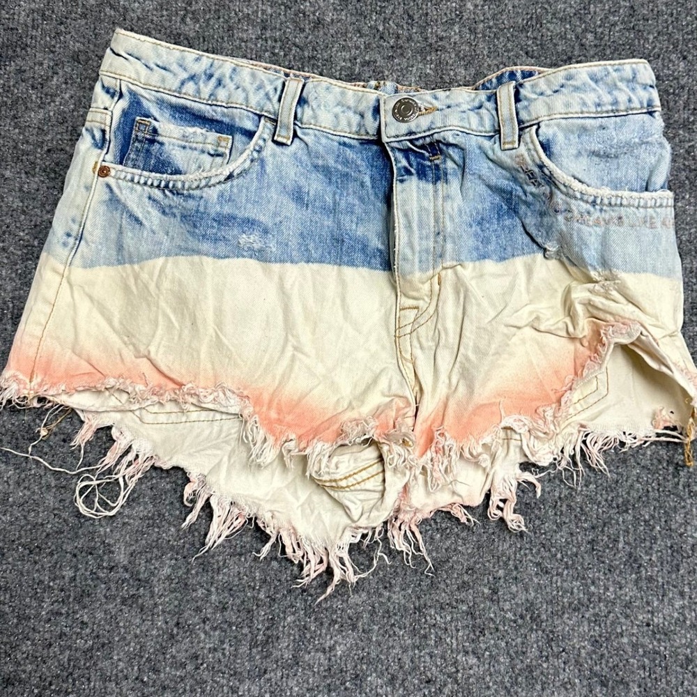 Bershka Denim Shorts Womens Size 29 Blue Pink Dip Dye Frayed Raw Hem Cotton